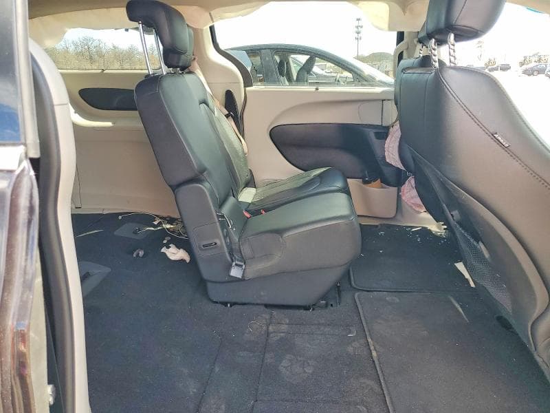 2019 CHRYSLER PACIFICA TOURING L 11