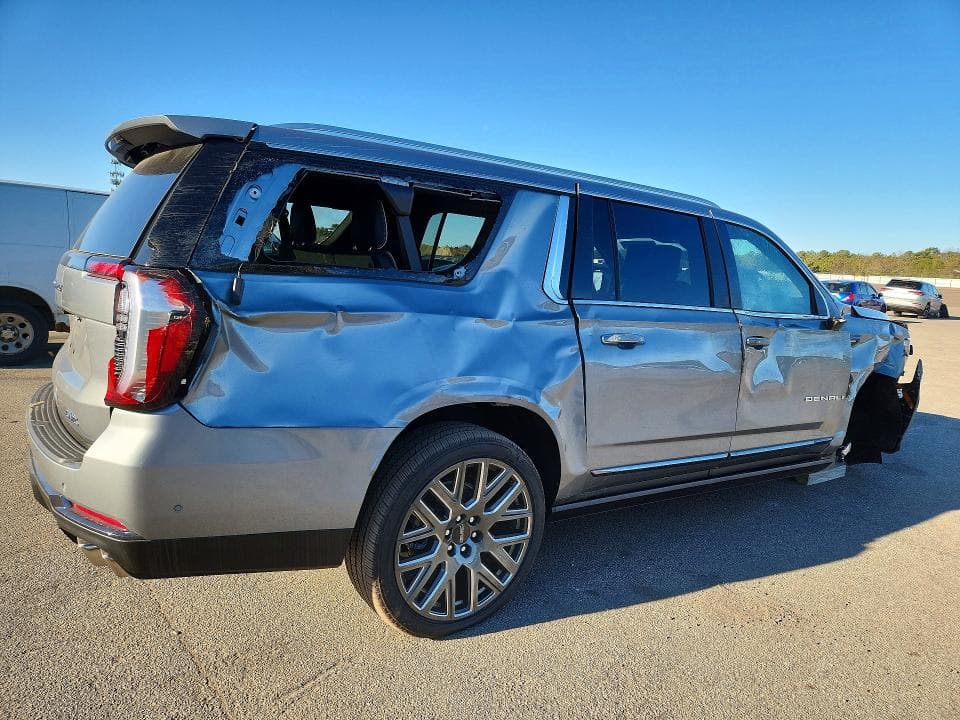 2026 GMC YUKON XL DENALI ULTIMATE 3