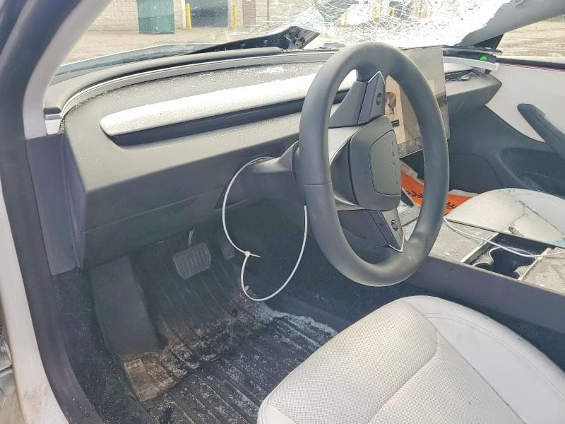 2025 TESLA MODEL 3 8