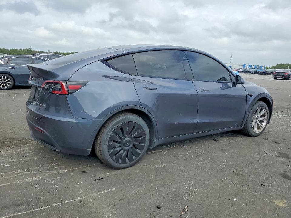 2023 TESLA MODEL Y 3