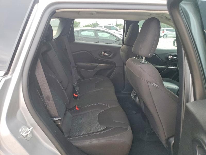 2019 JEEP CHEROKEE LATITUDE 11