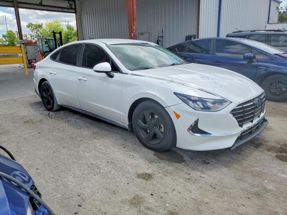 2020 HYUNDAI SONATA SE 4