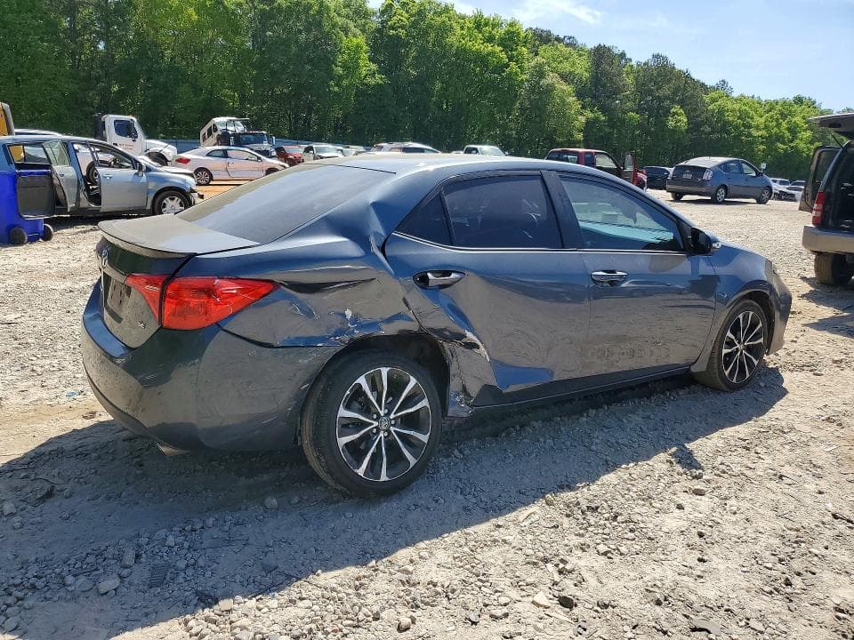 2017 TOYOTA COROLLA SE 3