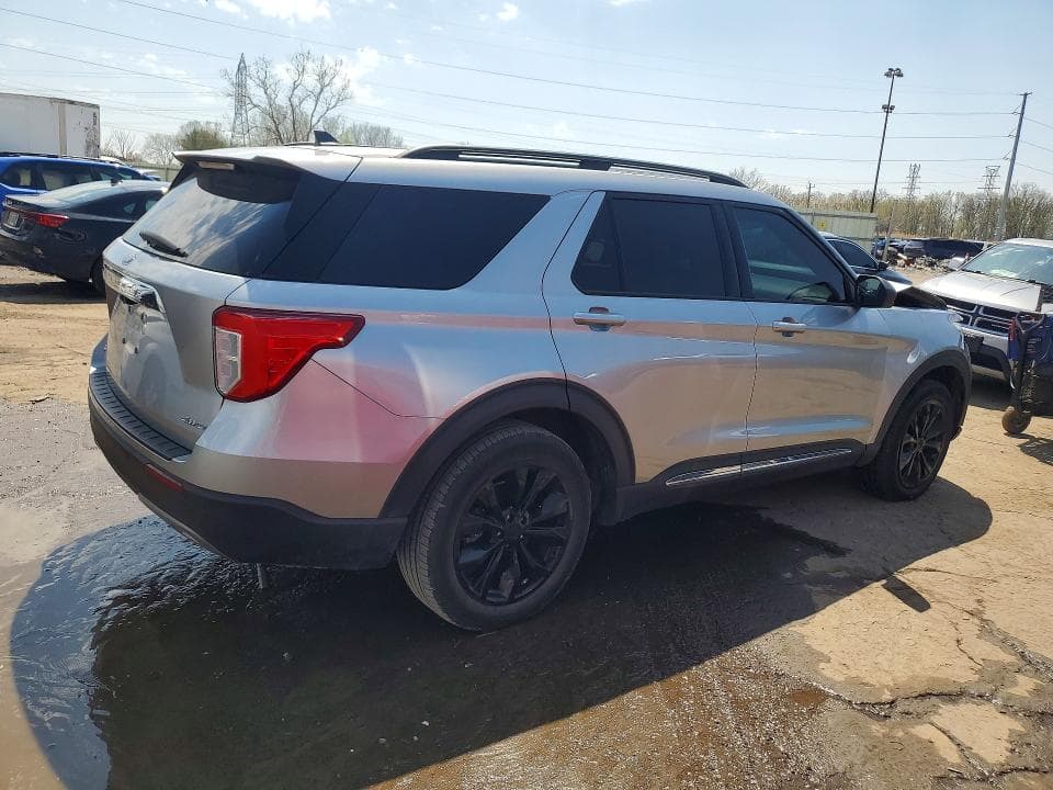 2021 FORD EXPLORER XLT 3