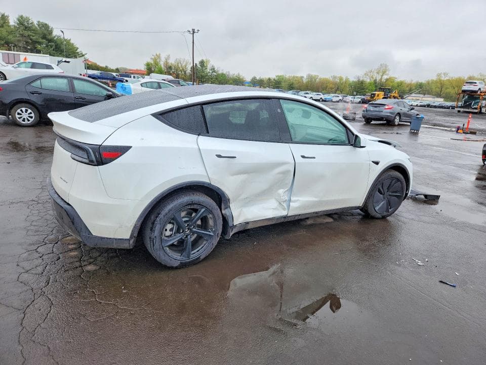 2026 TESLA MODEL Y 3