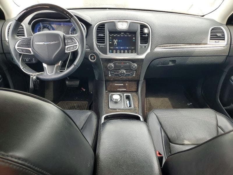 2017 CHRYSLER 300C 8