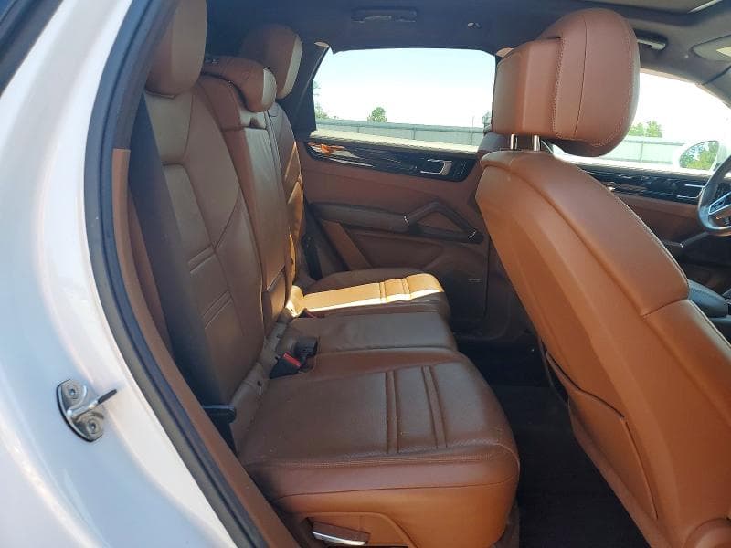 2021 PORSCHE CAYENNE S 11