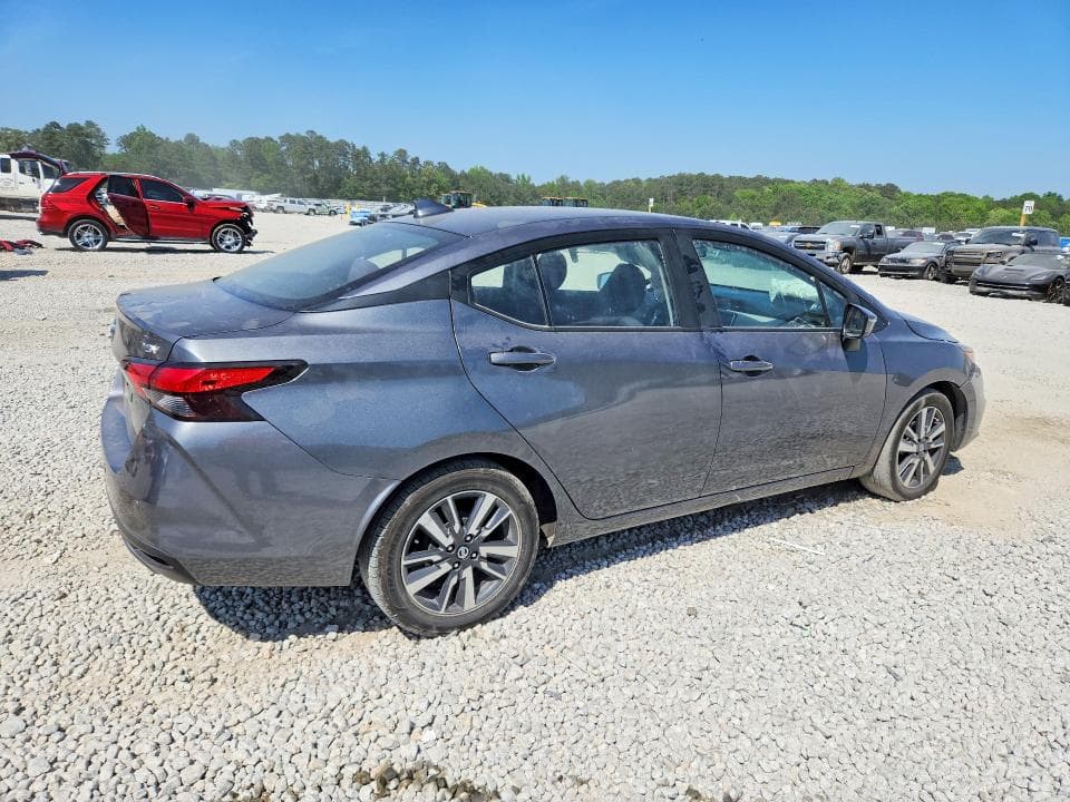 2021 NISSAN VERSA SV 3