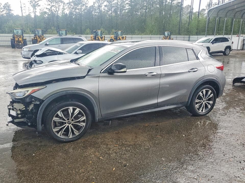 2017 INFINITI QX30 LUXURY