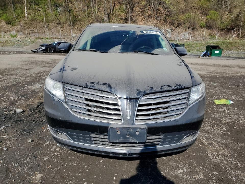 2019 LINCOLN MKT 5