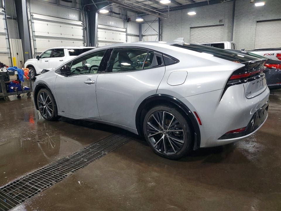 2025 TOYOTA PRIUS XLE 2
