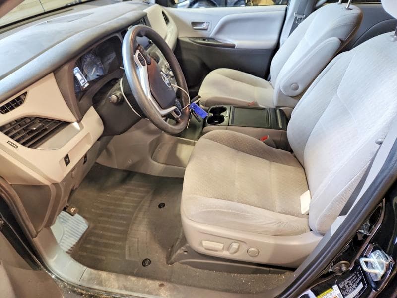 2020 TOYOTA SIENNA LE 7