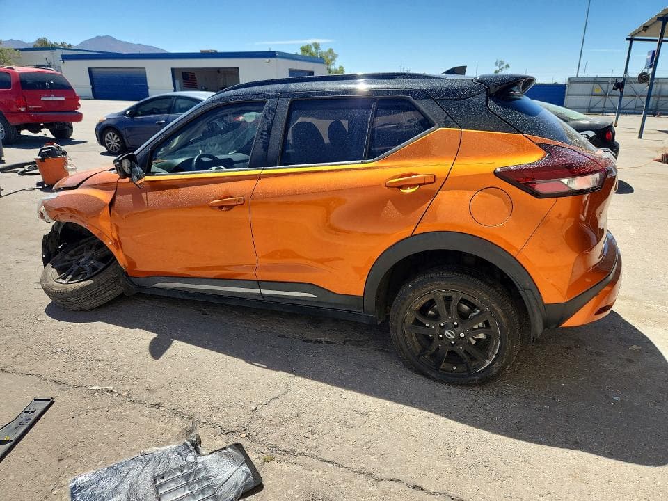 2022 NISSAN KICKS SR 2
