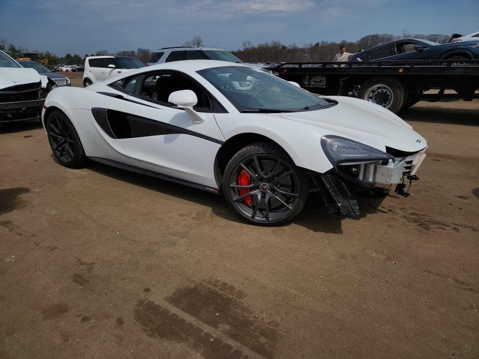 2017 MCLAREN AUTOMOTIVE 570S 4