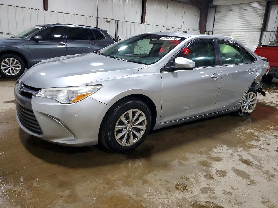 2017 TOYOTA CAMRY LE - 1