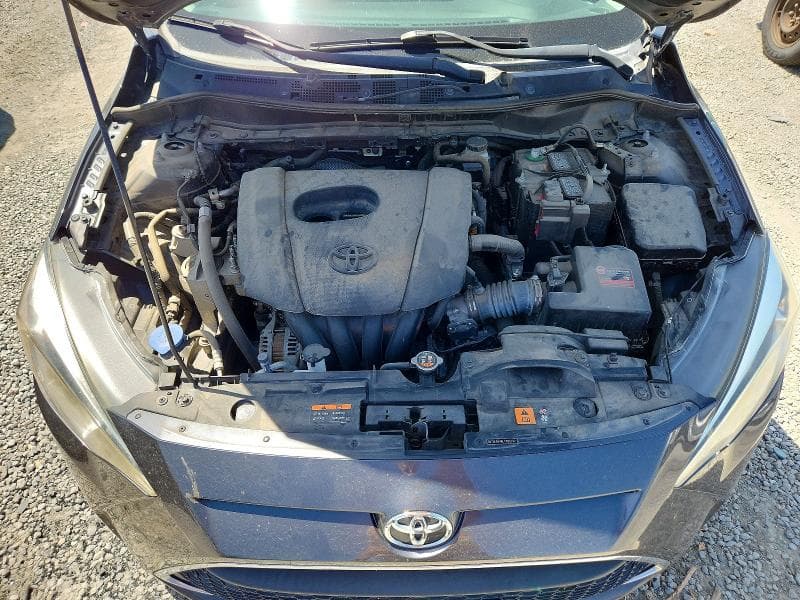 2020 TOYOTA YARIS HATCHBACK LE 11