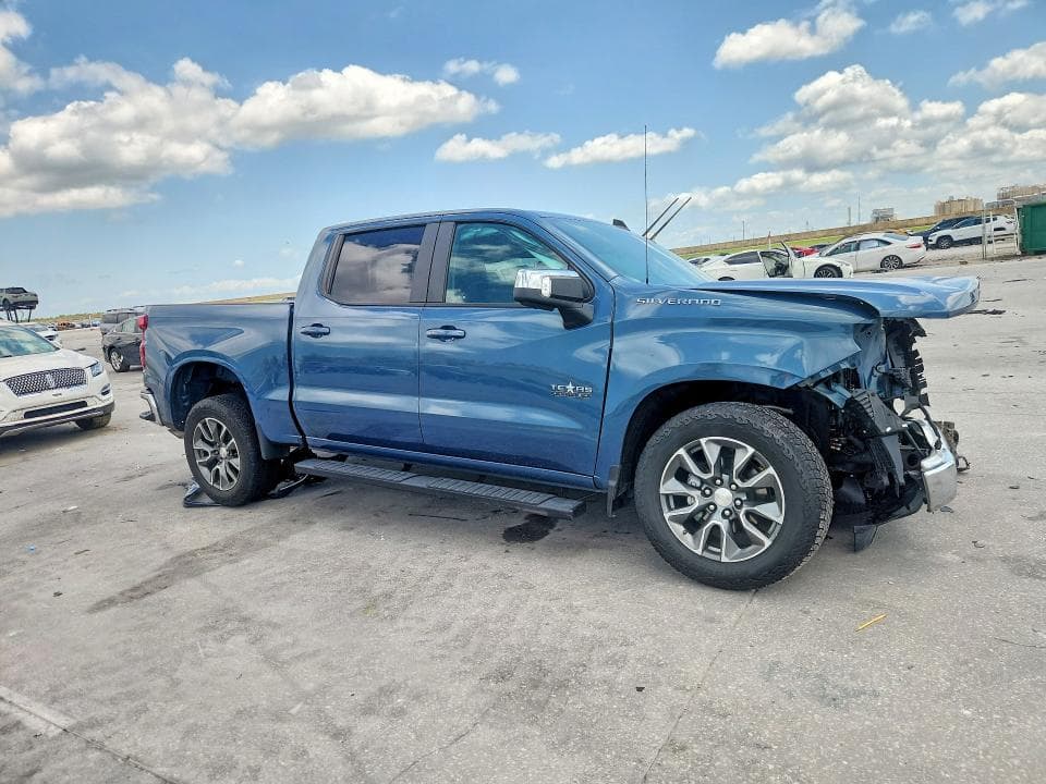 2024 CHEVROLET SILVERADO C1500 LT 4