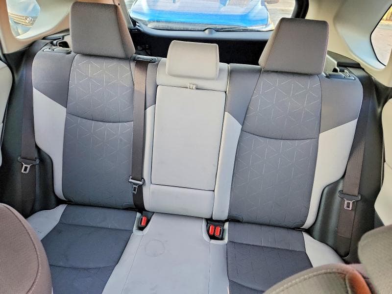 2019 TOYOTA RAV4 XLE 10