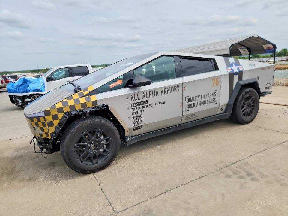 2024 TESLA CYBERTRUCK - 1