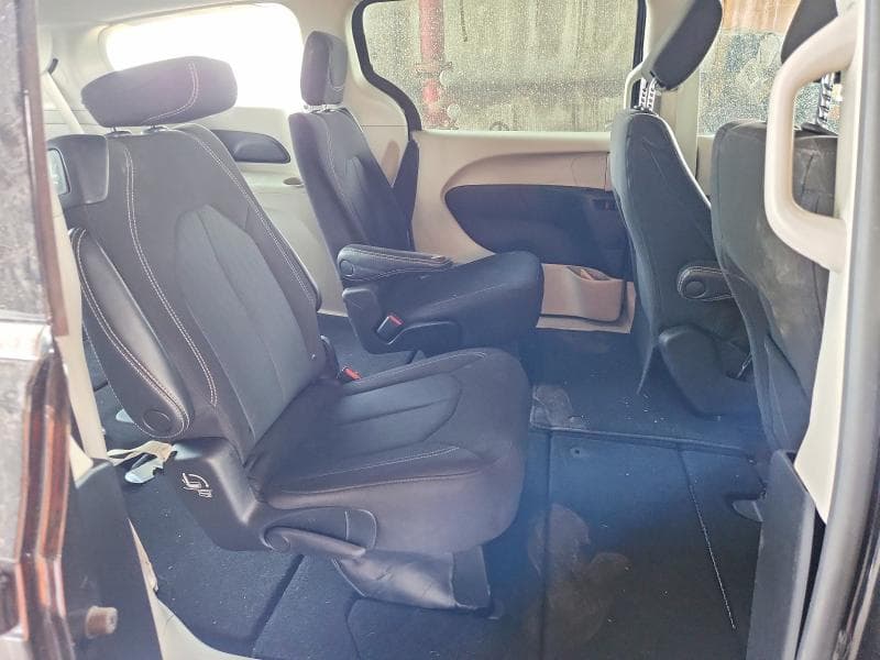 2023 CHRYSLER VOYAGER LX 11