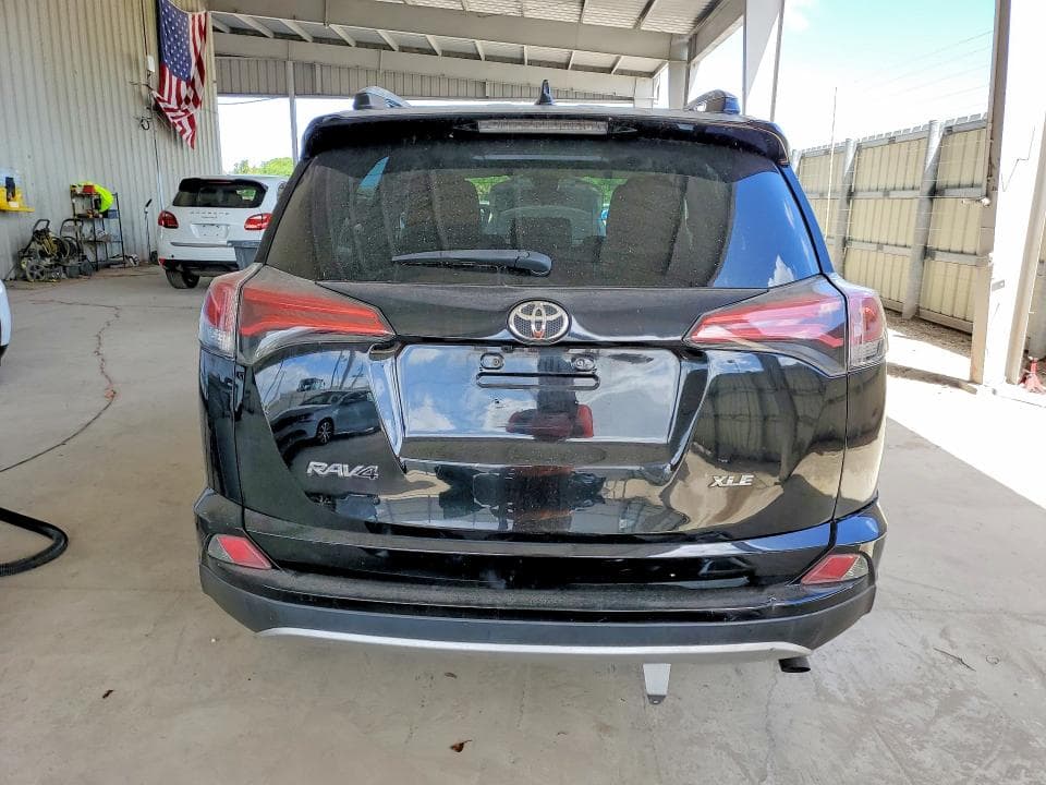 2017 TOYOTA RAV 4 6