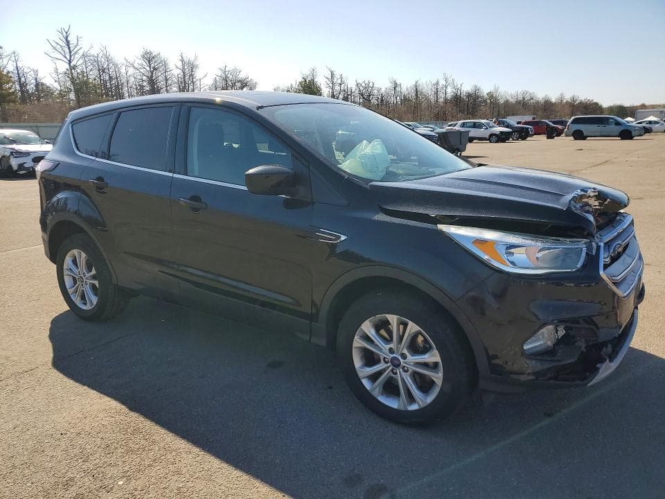 2017 FORD ESCAPE SE 4
