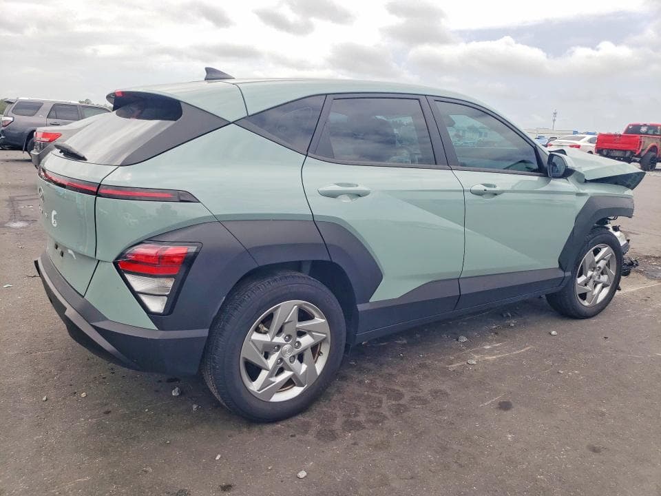 2024 HYUNDAI KONA SE 3