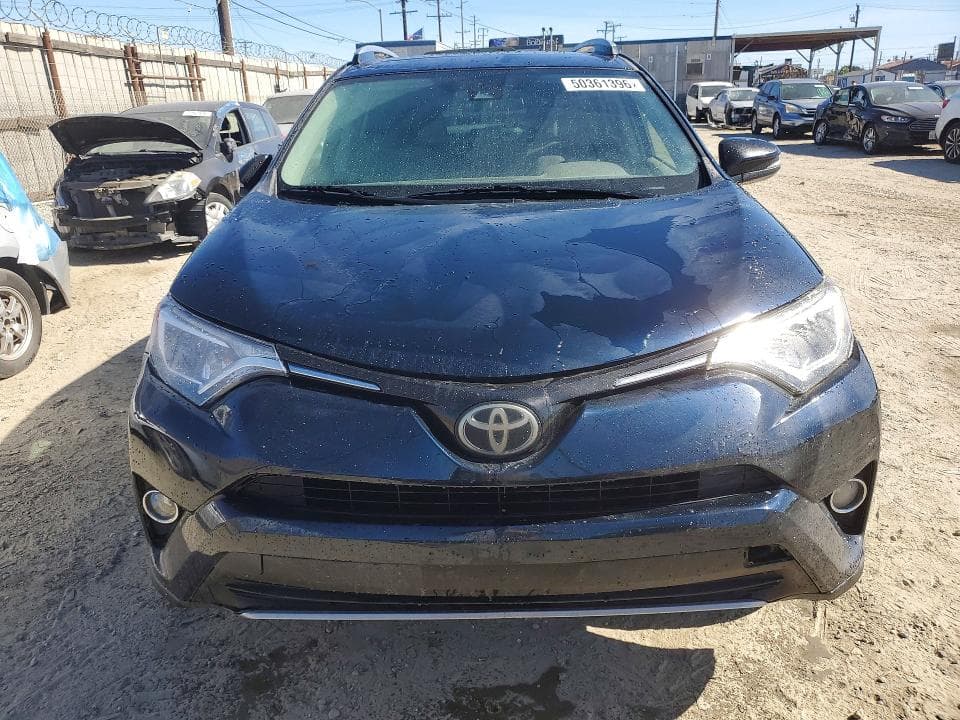 2017 TOYOTA RAV4 XLE 5