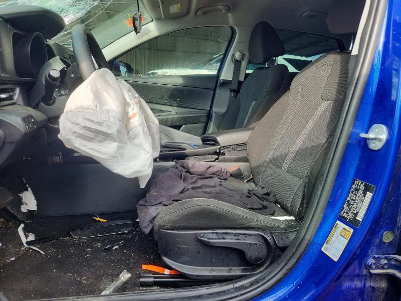 2023 HYUNDAI ELANTRA SE 7