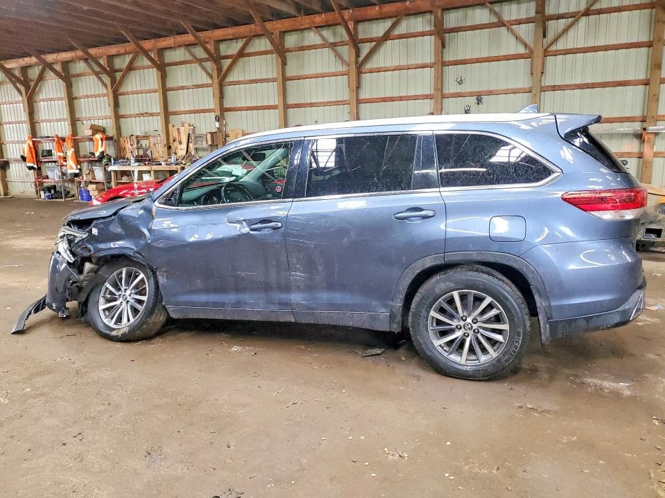 2017 TOYOTA HIGHLANDER XLE 2