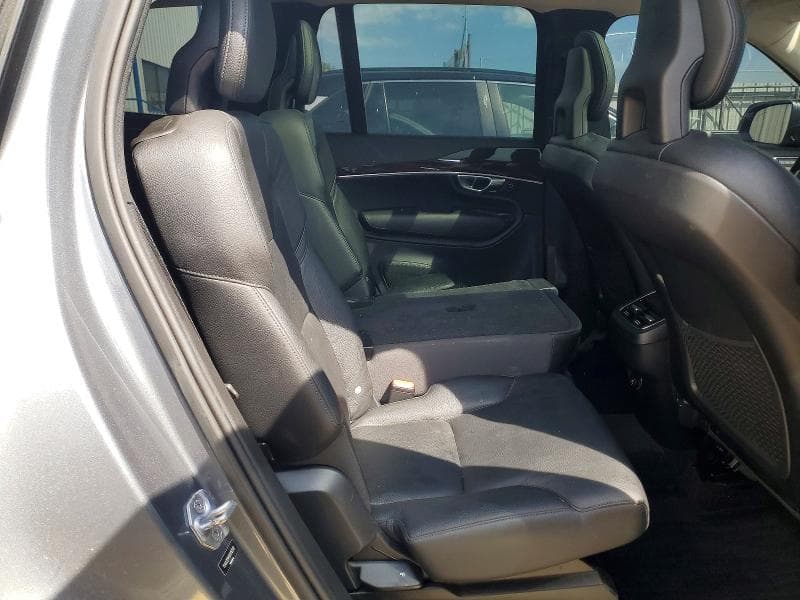 2017 VOLVO XC90 T6 11