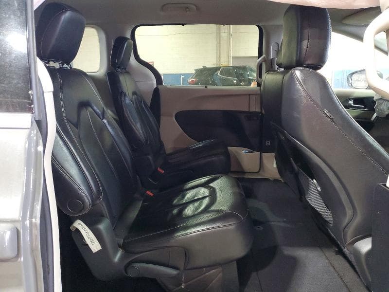 2022 CHRYSLER PACIFICA TOURING L 11