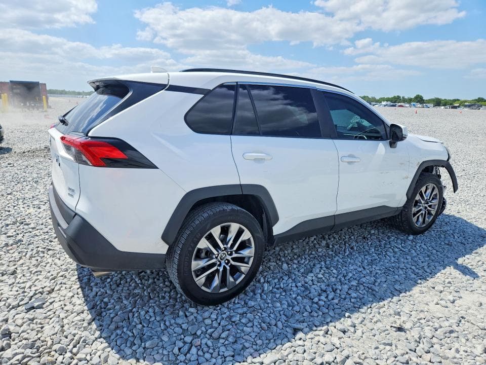 2020 TOYOTA RAV4 XLE PREMIUM 3