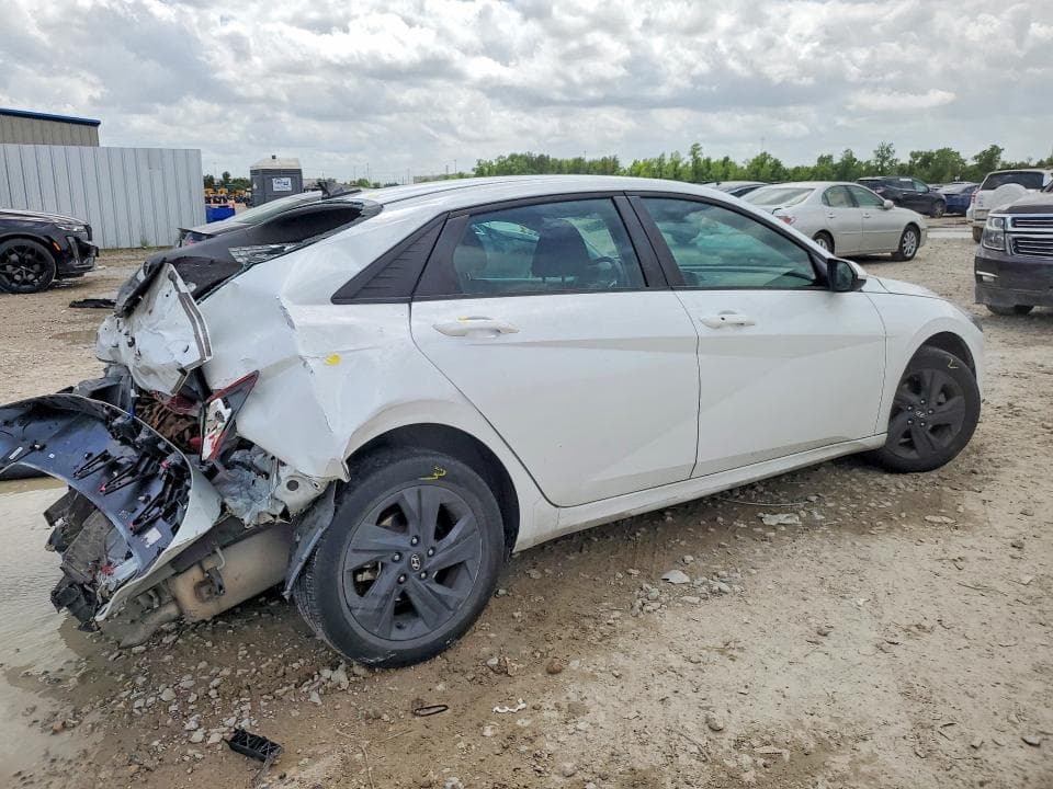 2021 HYUNDAI ELANTRA SEL 3