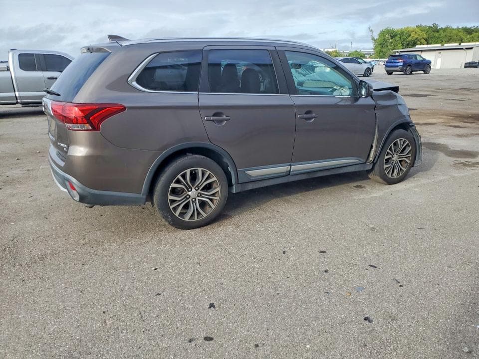 2017 MITSUBISHI OUTLANDER SE 3