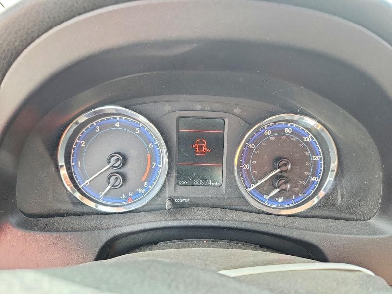 2018 TOYOTA COROLLA LE 9