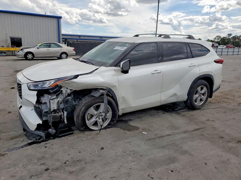 2020 TOYOTA HIGHLANDER LE - 1