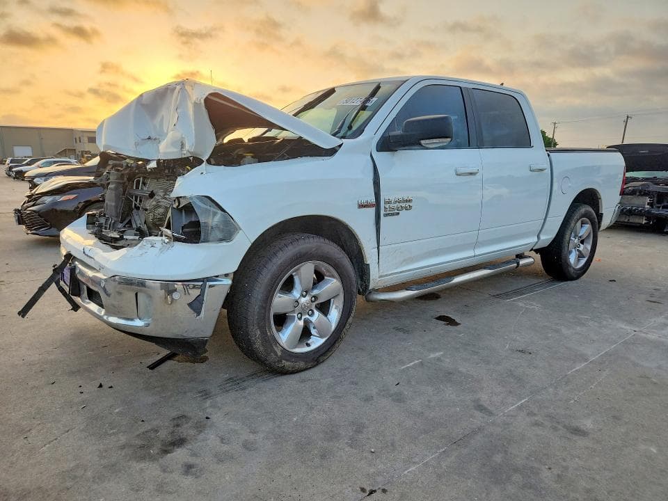 2019 RAM 1500 CLASSIC SLT - 1