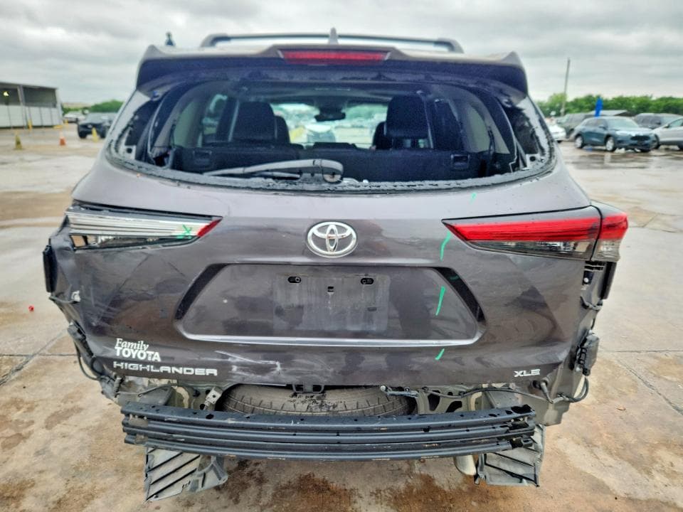 2021 TOYOTA HIGHLANDER XLE 6