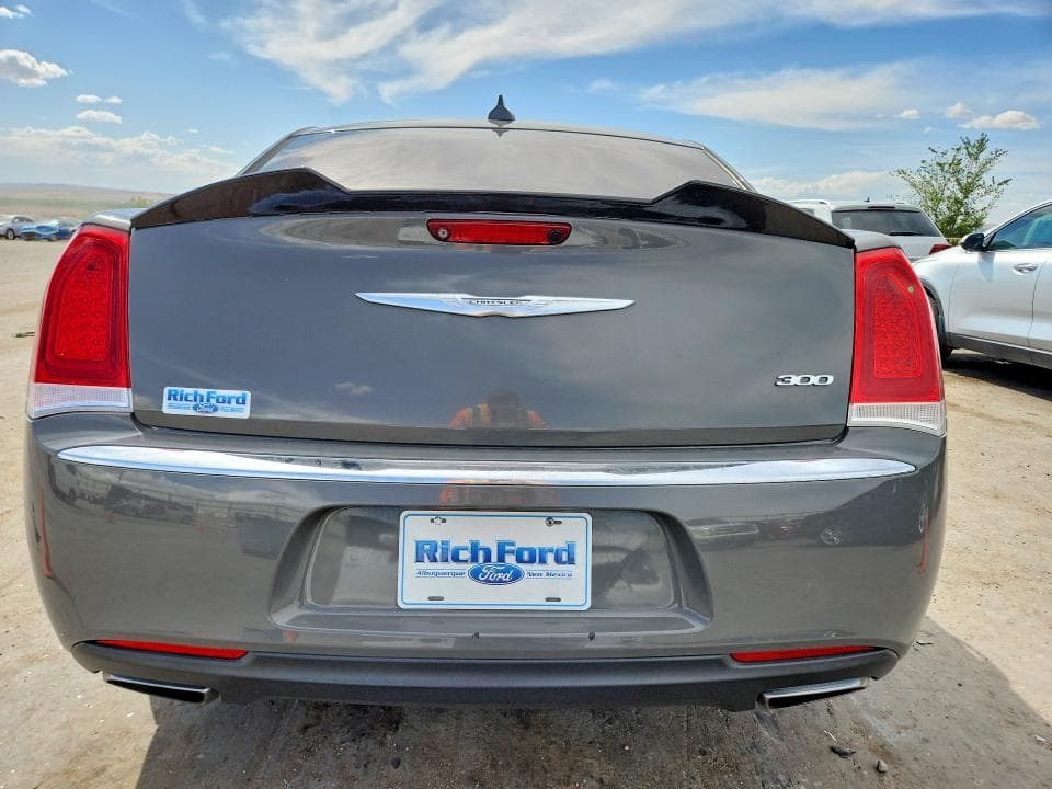 2018 CHRYSLER 300 LIMITED 6