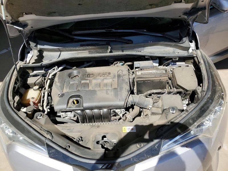 2019 TOYOTA C-HR XLE 11