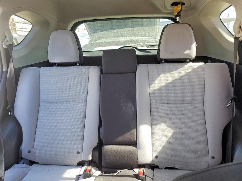 2017 TOYOTA RAV4 XLE 10