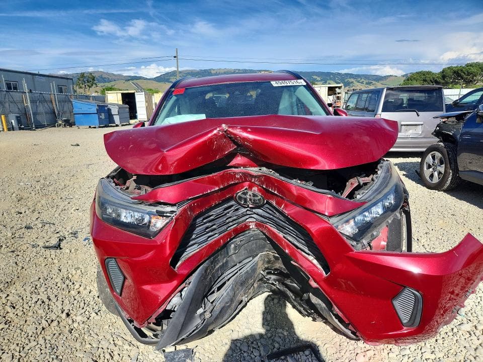 2019 TOYOTA RAV4 LE 5