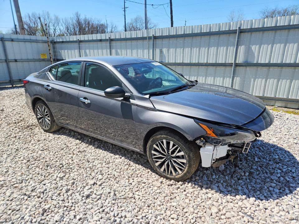 2025 NISSAN ALTIMA SV 4