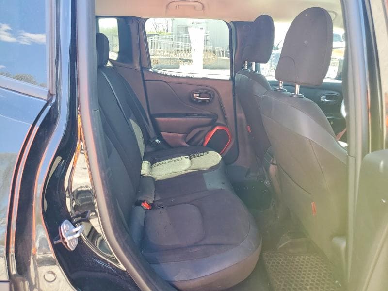 2018 JEEP RENEGADE TRAILHAWK 10