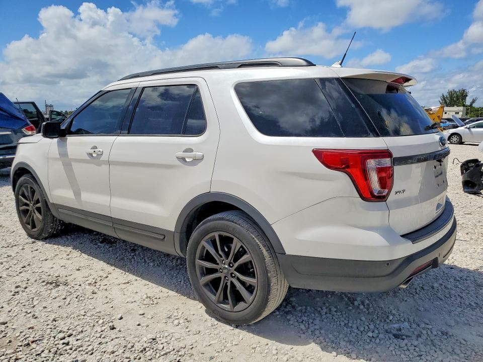 2018 FORD EXPLORER XLT 2