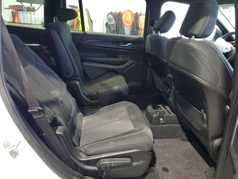 2024 JEEP GRAND CHEROKEE L LAREDO 11