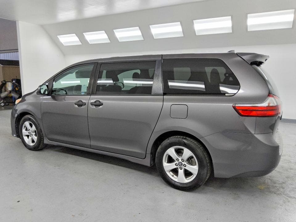 2020 TOYOTA SIENNA L 7-PASSENGER 2