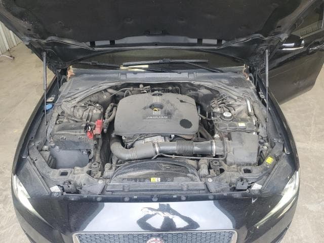 2017 JAGUAR XE PREMIUM 11