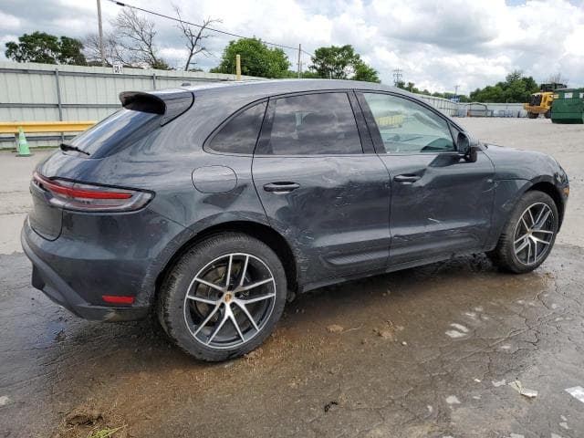 2023 PORSCHE MACAN BASE 3
